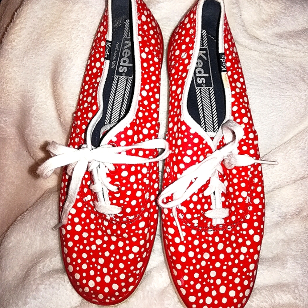 Keds Size 9 Red w/white dots